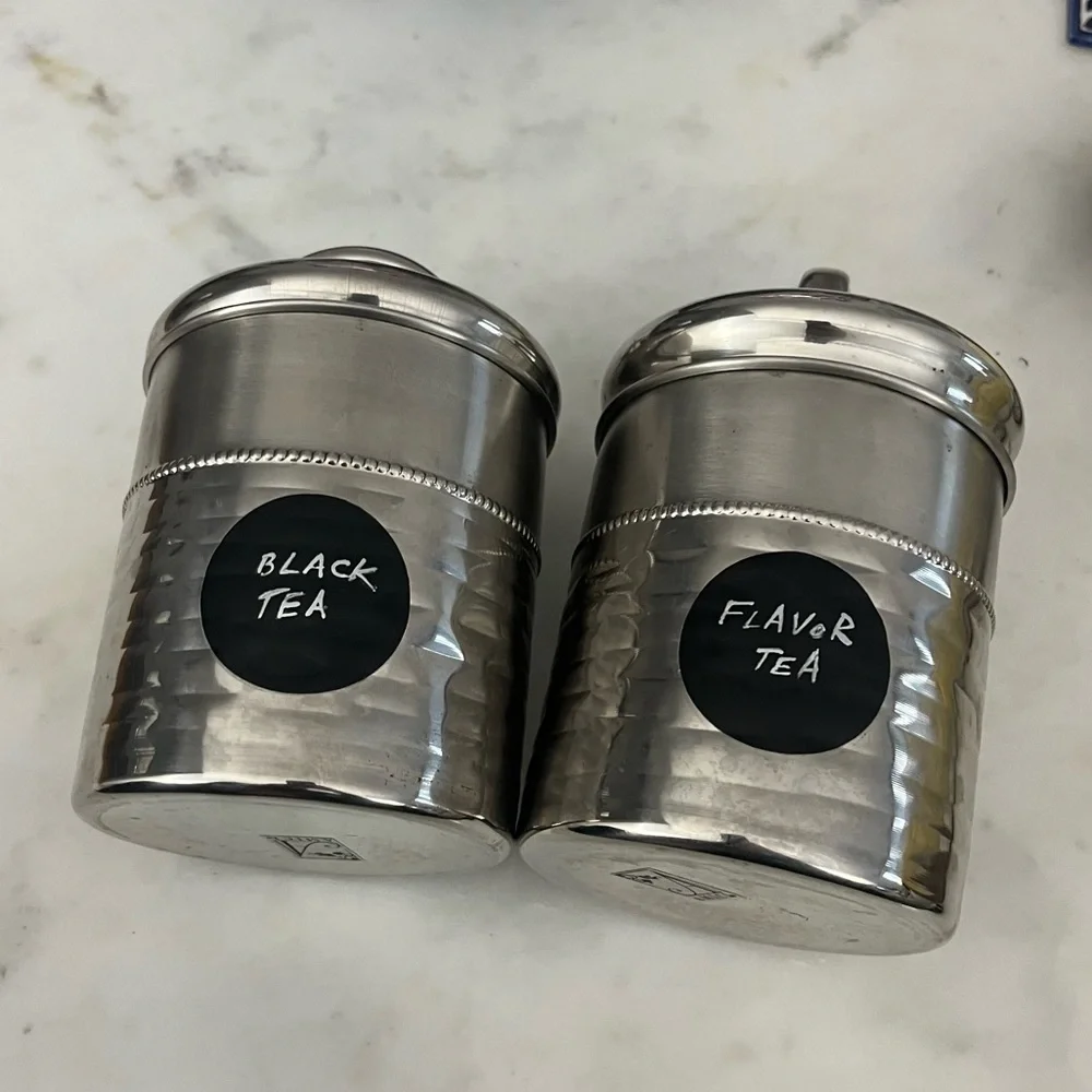 💕 Bundle of 2 metal 4” tall storage bins with lids